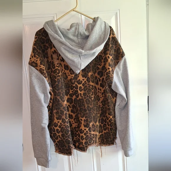 Leopard Print Denim Jacket with Gray Sleeves - Picture 3 of 10